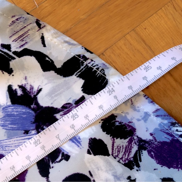 Beautiful purple Dynamite floral blouse with front zipper 🌸 - Picture 6 of 9